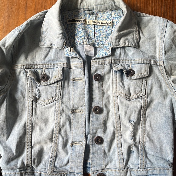 Crop Jean Jacket
Dollhouse Crop Jean Jacket - Picture 4 of 6